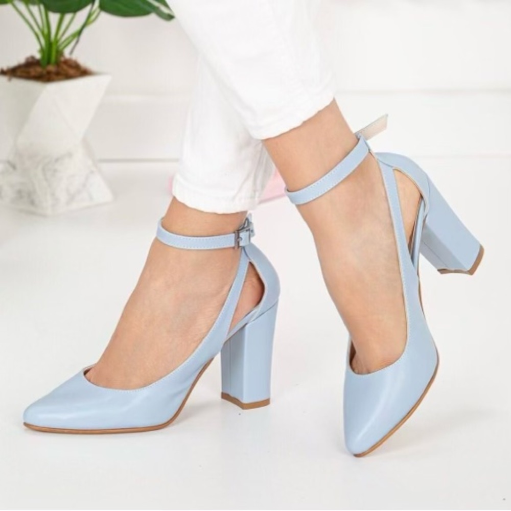 Pelanir Baby Blue Vegan Leather Heels US Size 6.5